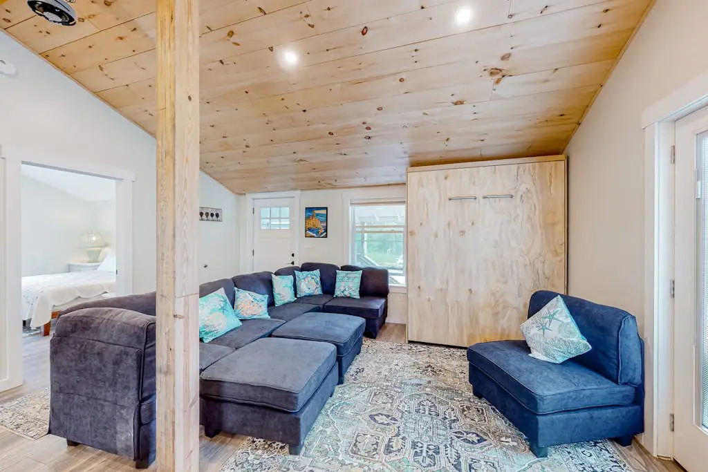 Shore breeze Inn - Tri-Plex
