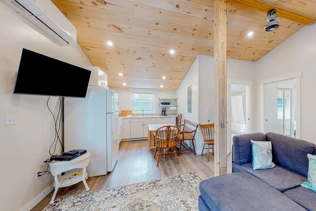Shore breeze Inn - Tri-Plex