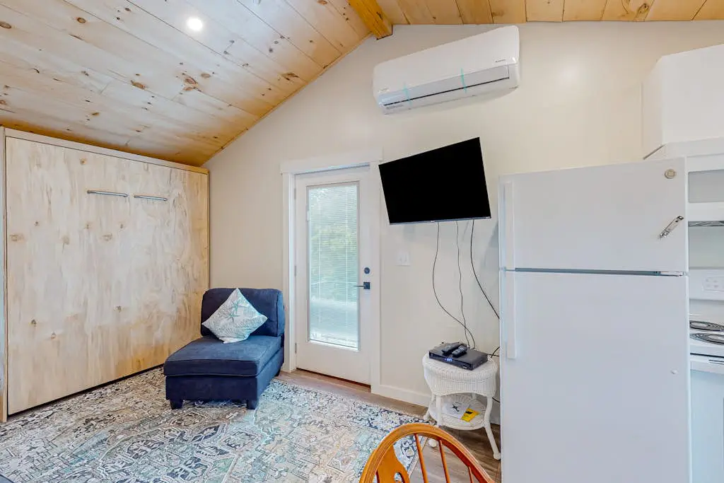 Shore breeze Inn - Tri-Plex