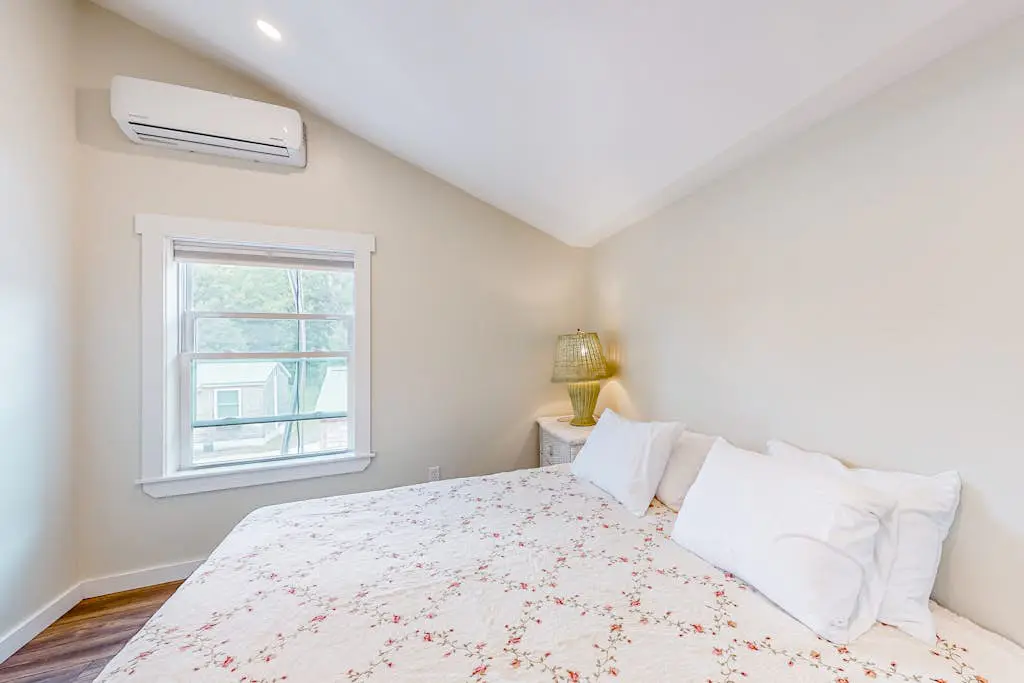 Shore breeze Inn - Tri-Plex