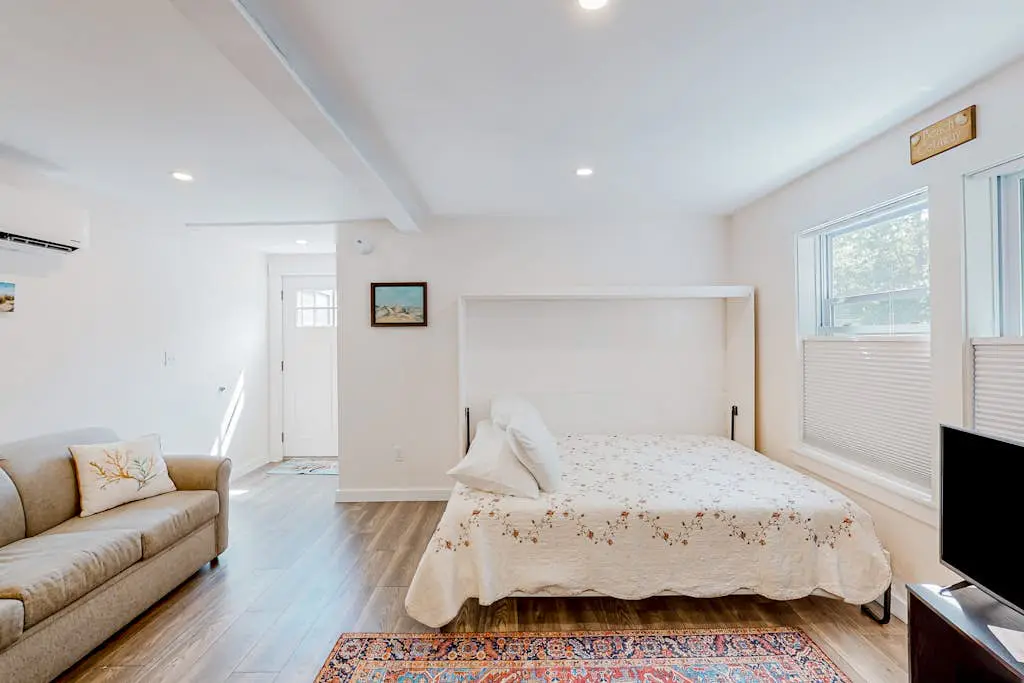 Shore breeze Inn - Tri-Plex