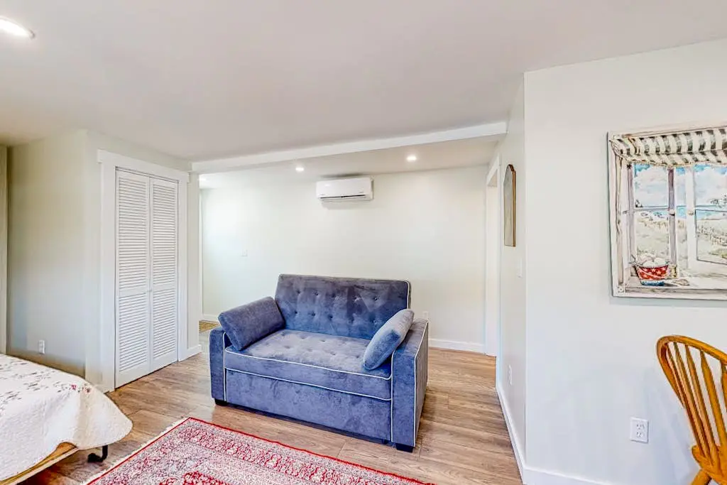 Shore breeze Inn - Tri-Plex