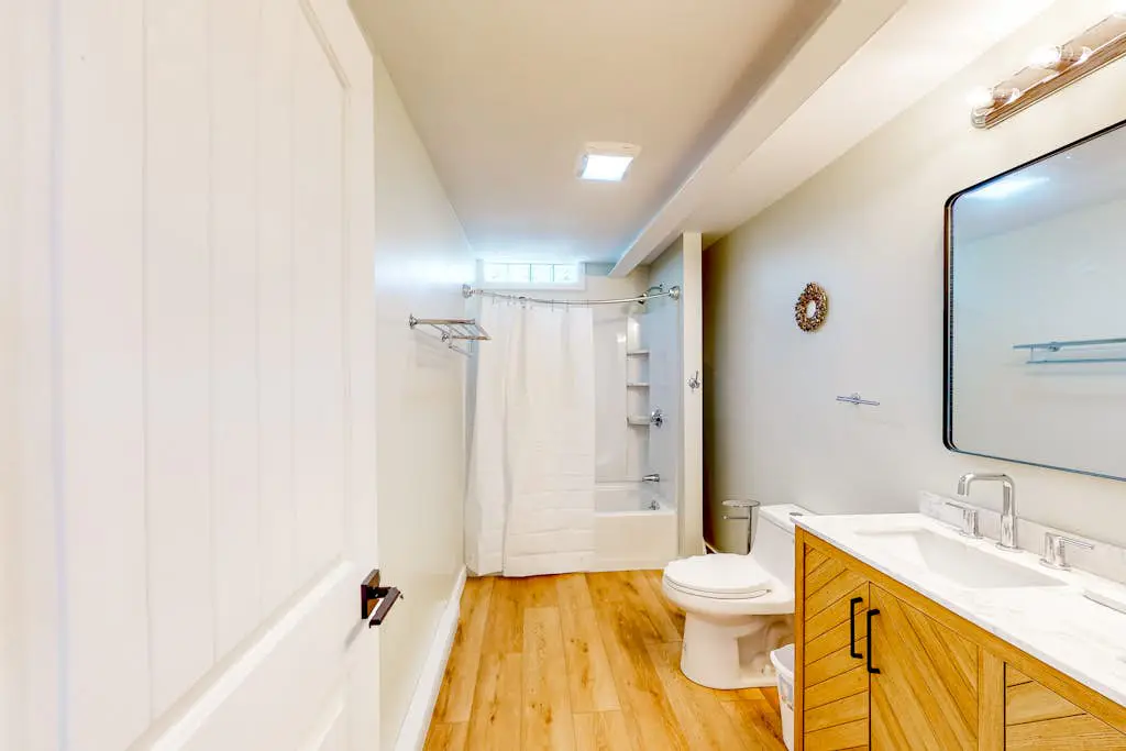 Shore breeze Inn - Tri-Plex