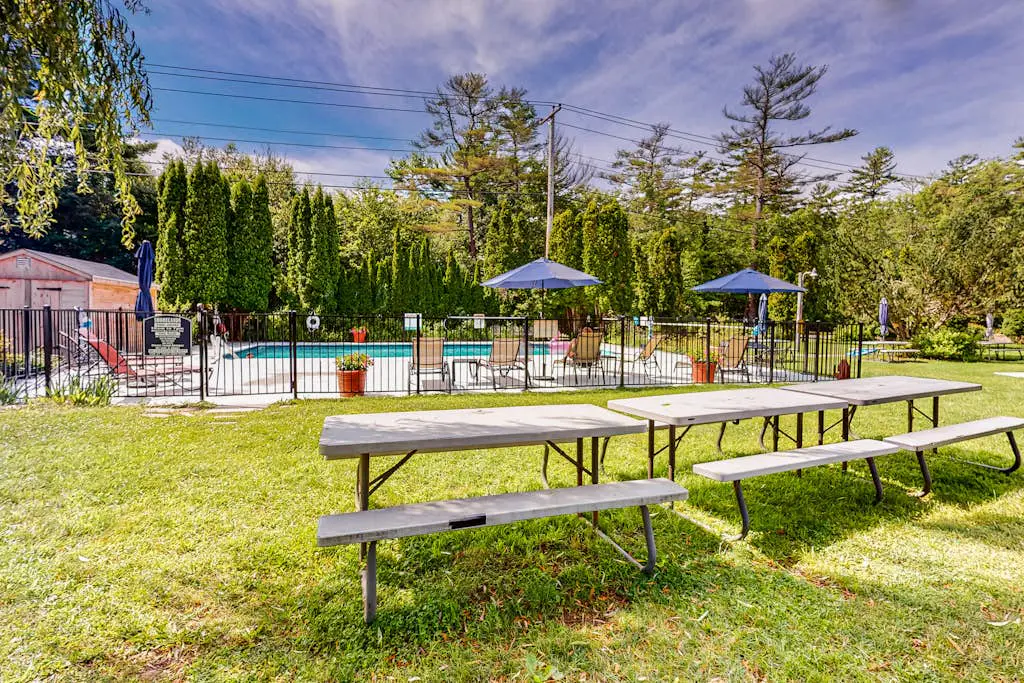 Shore breeze Inn - Tri-Plex