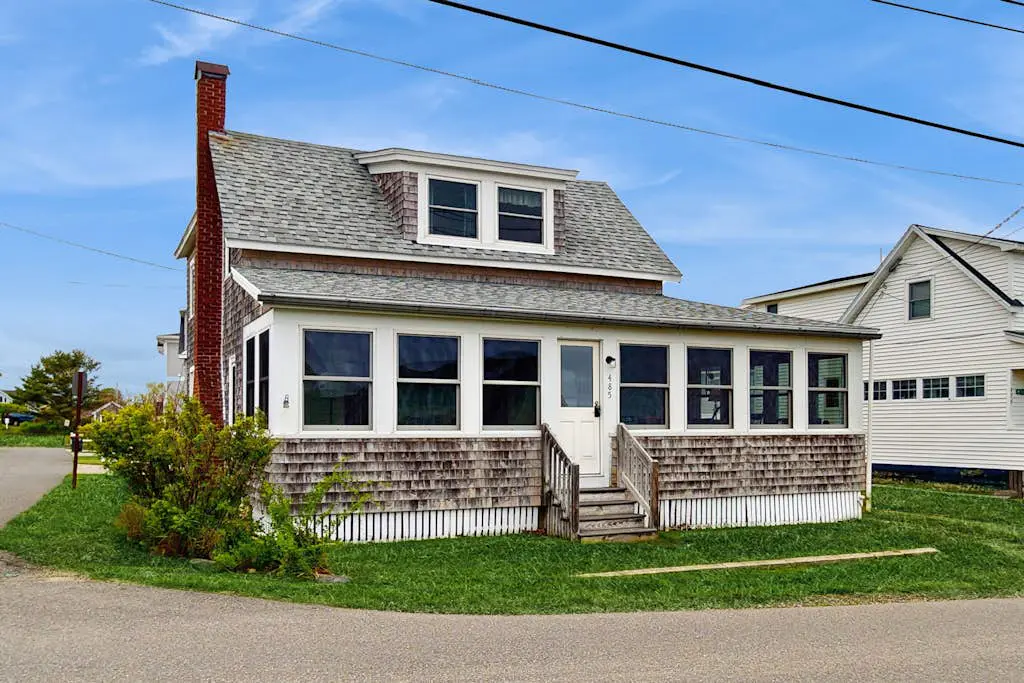 Cottage on the Cove