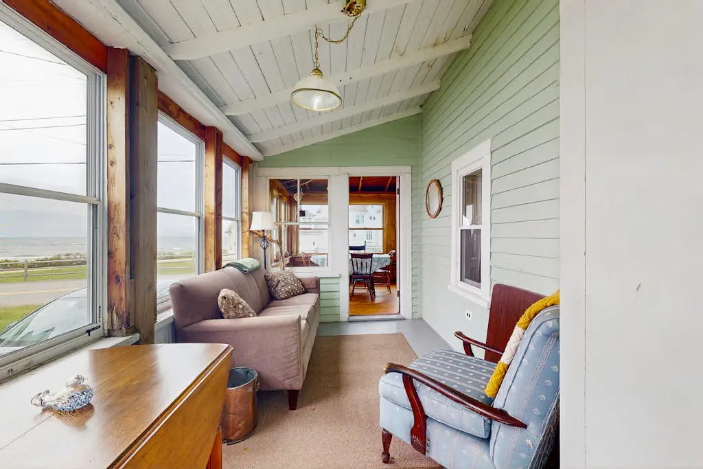 Cottage on the Cove