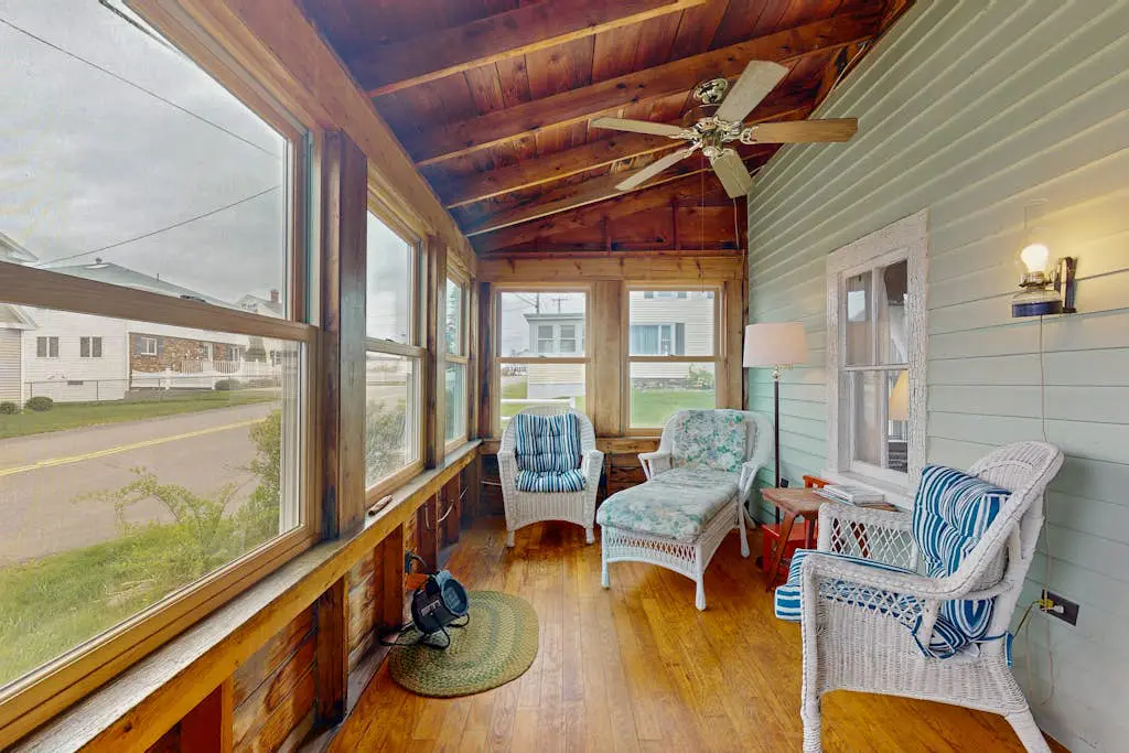 Cottage on the Cove
