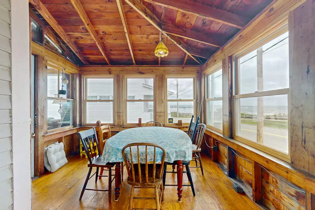 Cottage on the Cove