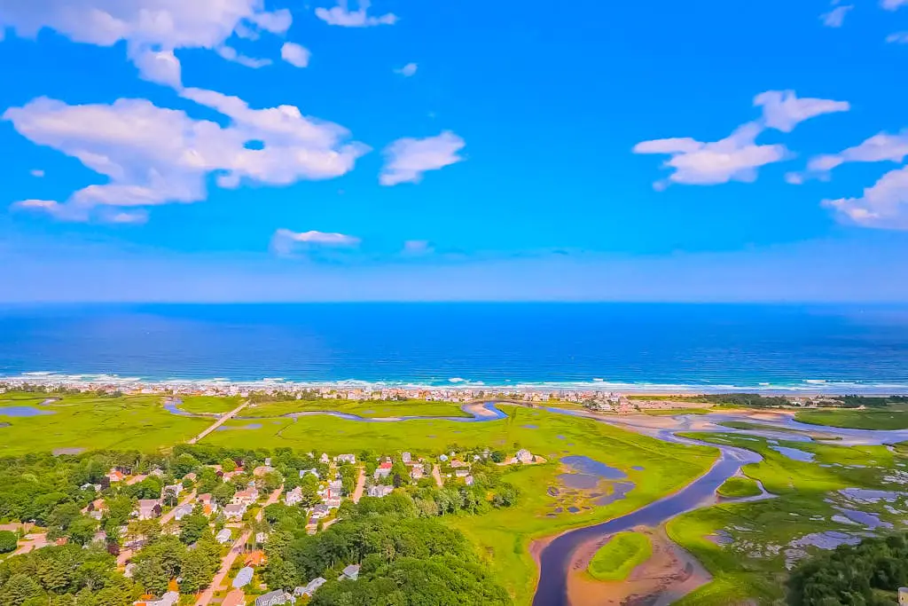 The Lighthouse Getaway -- Holiday House M19
