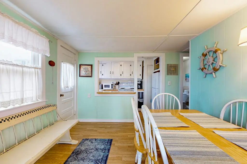 The Eastern Avenue Cottage