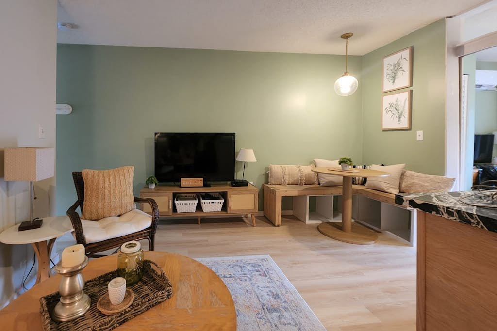 Wellington Manor 215
