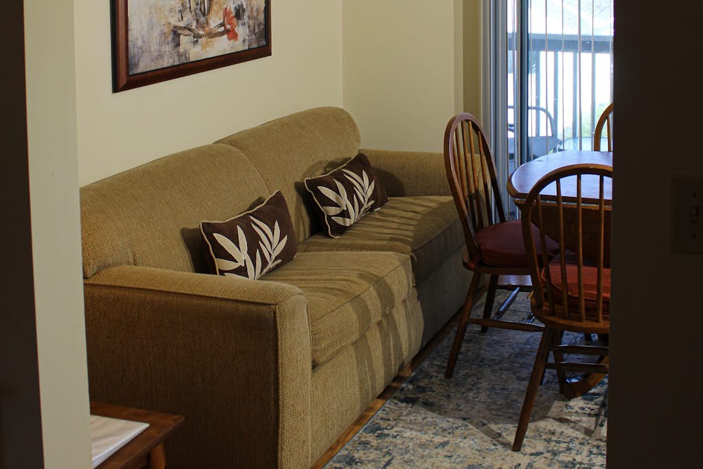 Studio with screened balcony, pool table, & seasonal pool - near beaches
