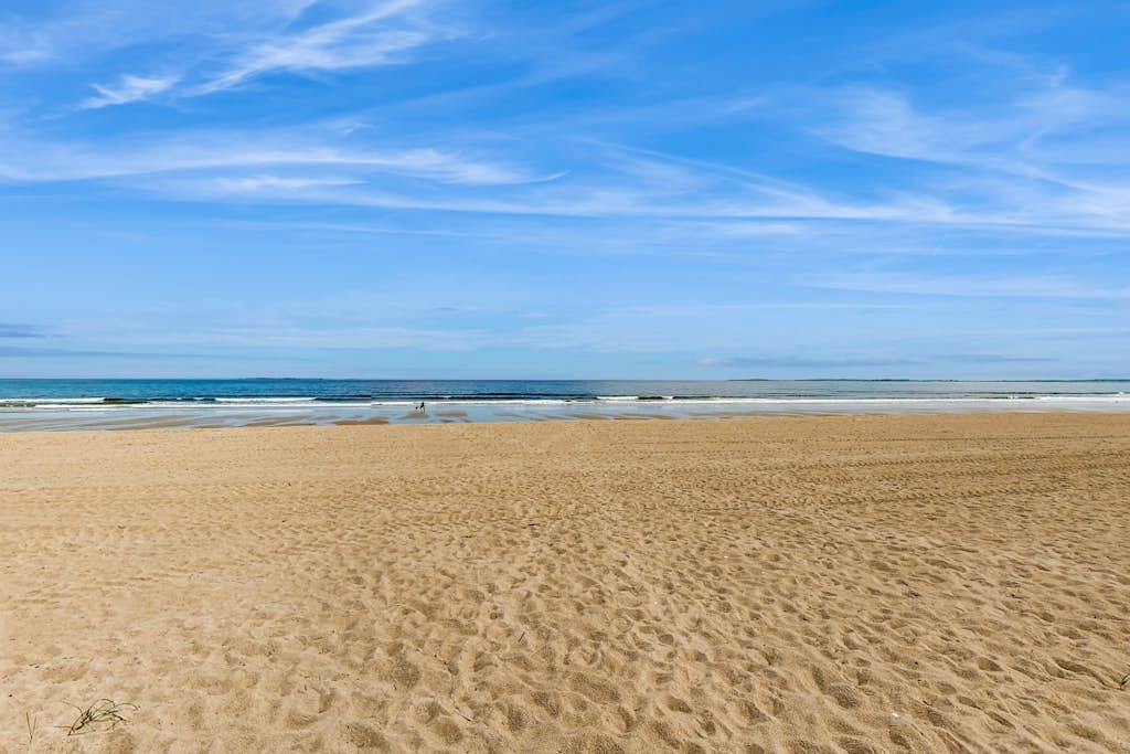 Amazing beachside condo w/private balcony/free WiFi/full kitchen - near Portland