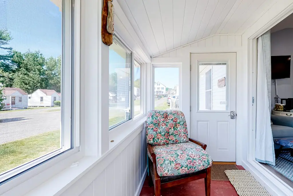 Many Happy Returns - Belle of Maine Cottage 9