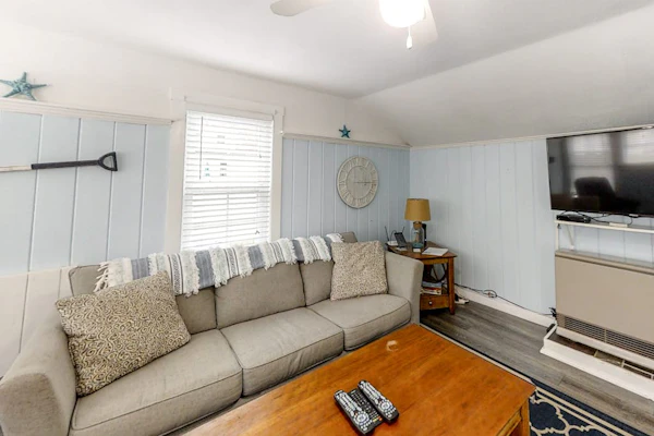 Coastal Cottage w/ Enclosed Front Porch, Pond View – By Beach & Bike Path