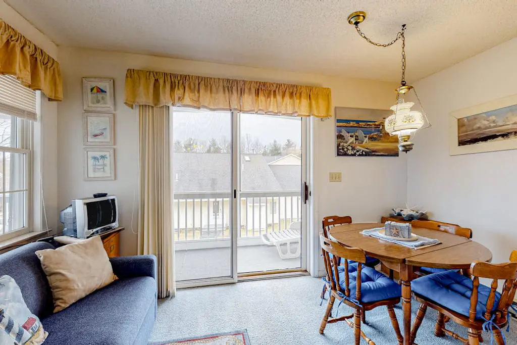 Wellington Manor 240