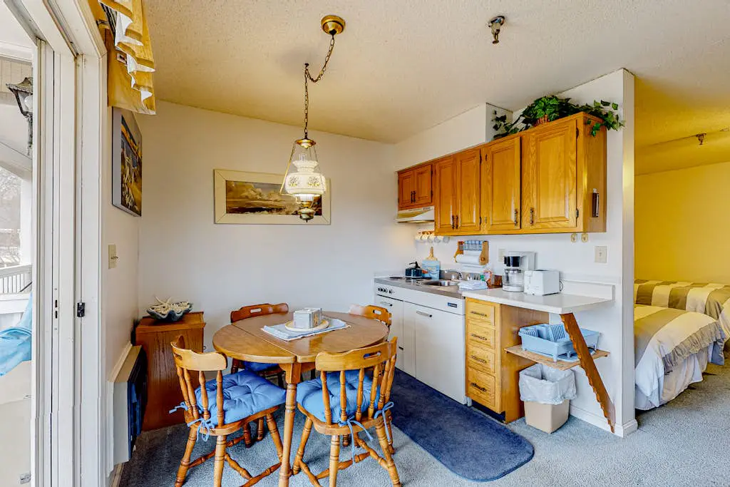Wellington Manor 240