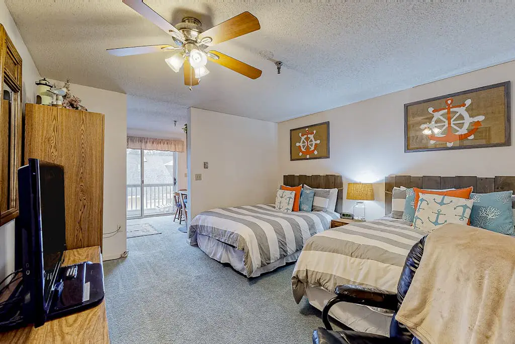 Wellington Manor 240