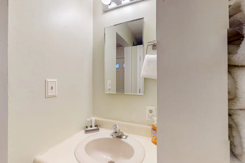Wellington Manor 240