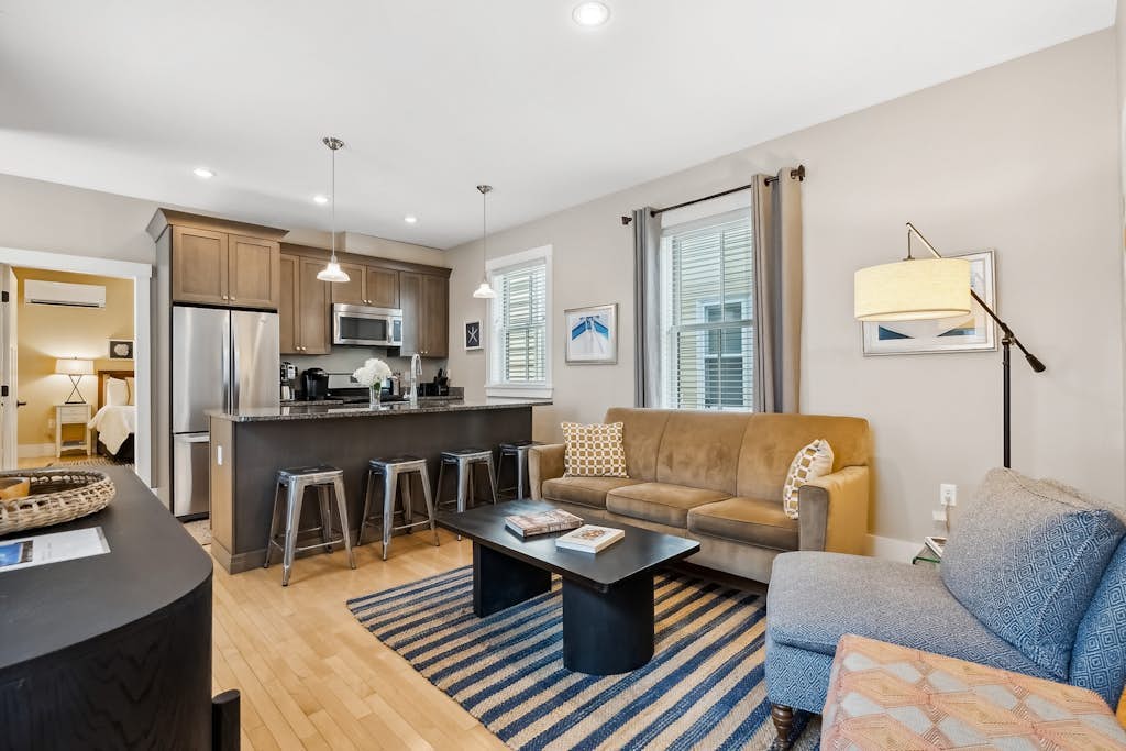 Gorgeously renovated, 2-condo property in the West End - walk everywhere
