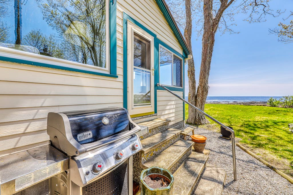 Castle Rock & Sea Belle Cottage