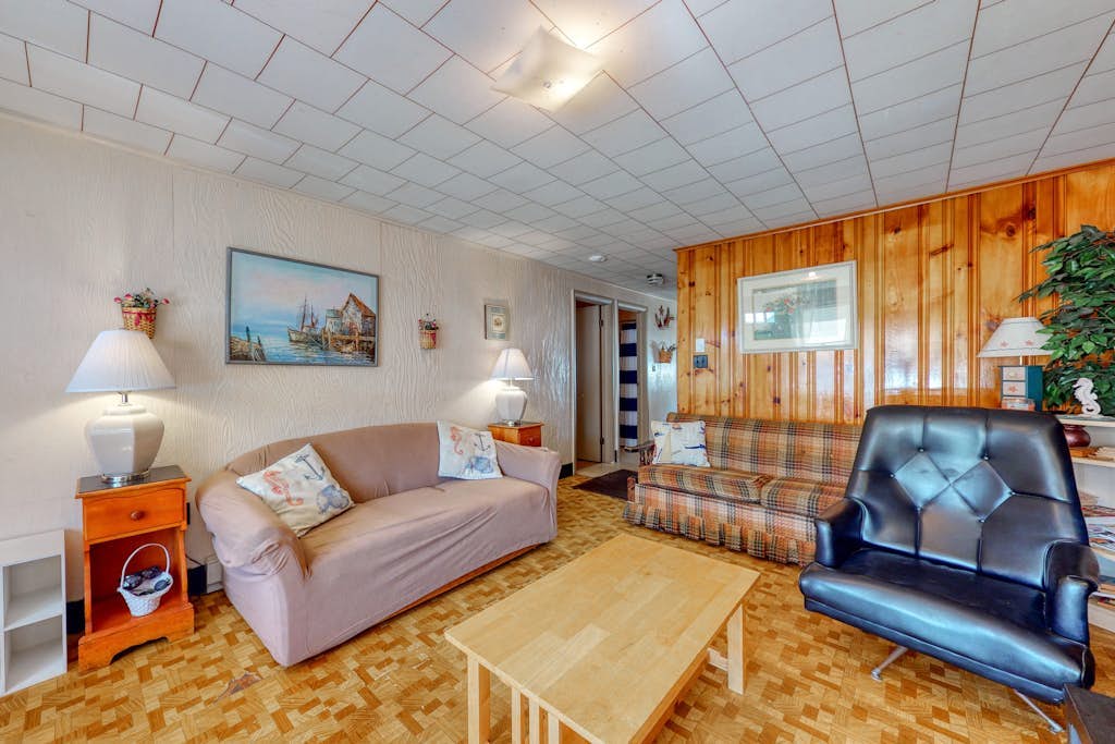 Coastal gem with free WiFi, backyard, & patio - walk to beach