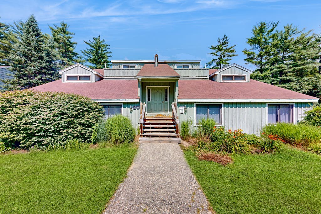 Comfort, convenience & amenities: close to skiing, hiking & shopping