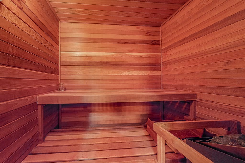 Secluded mountain getaway with private sauna, large deck, sweeping views & WiFi