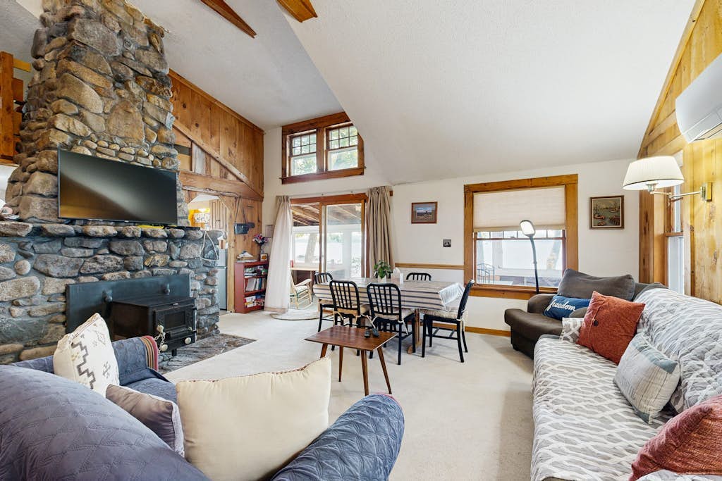 Lakefront home with views, water access for boating & swimming