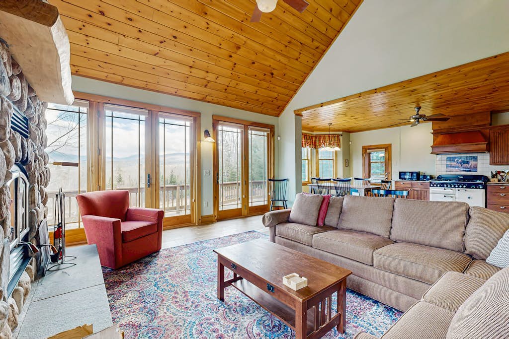 Grand cabin with gorgeous views - perfect for big families