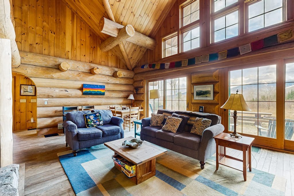 Dreamy, dog-friendly cabin home near Cannon Mountain Ski Resort