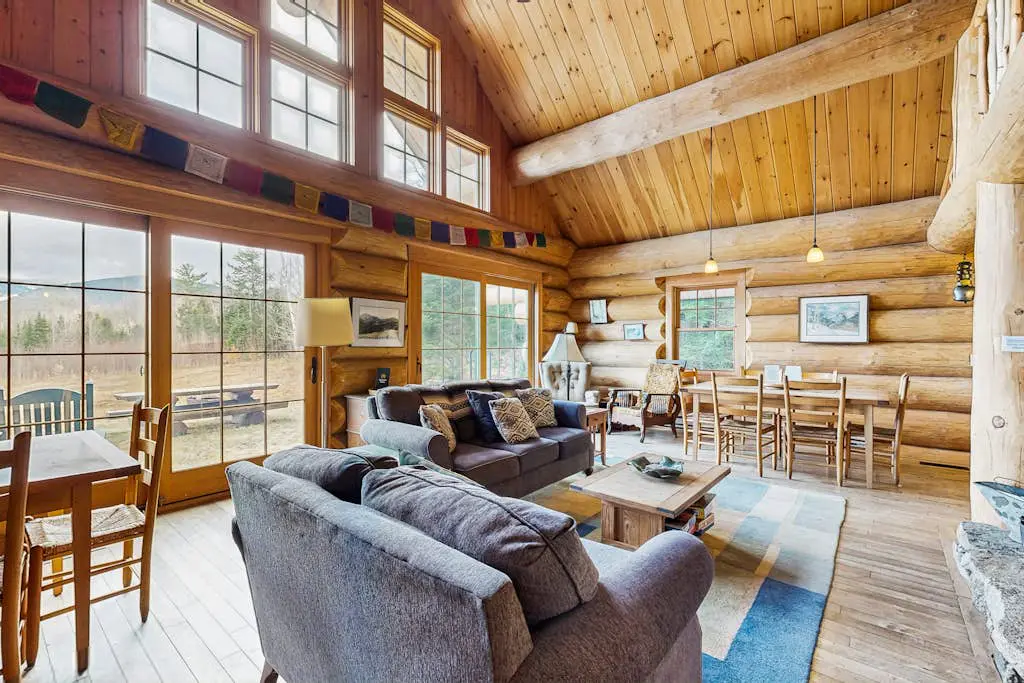 Eaglet Log Home