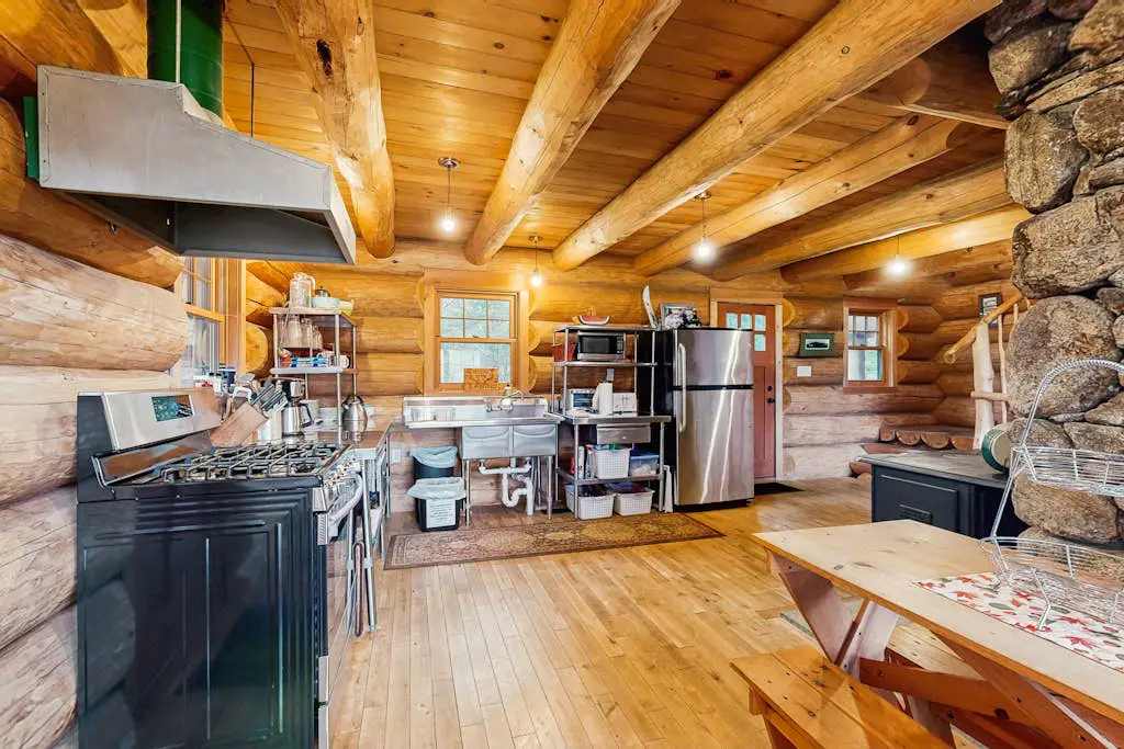 Eaglet Log Home