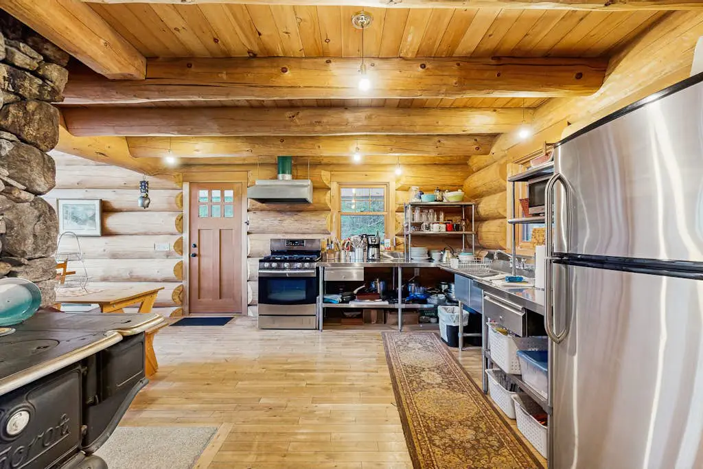 Eaglet Log Home
