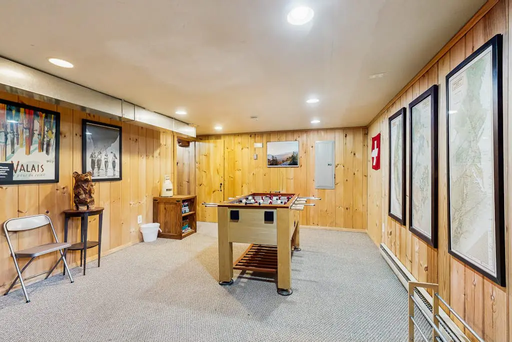 Eaglet Log Home