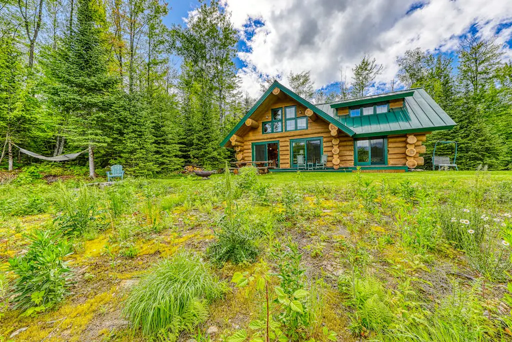 Eaglet Log Home