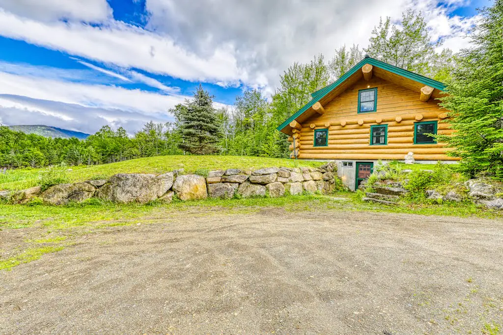 Eaglet Log Home