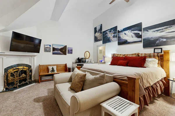 Sunlit Suite with a Kitchenette, Gas Fireplace, Fast WiFi, Patio, & Pool