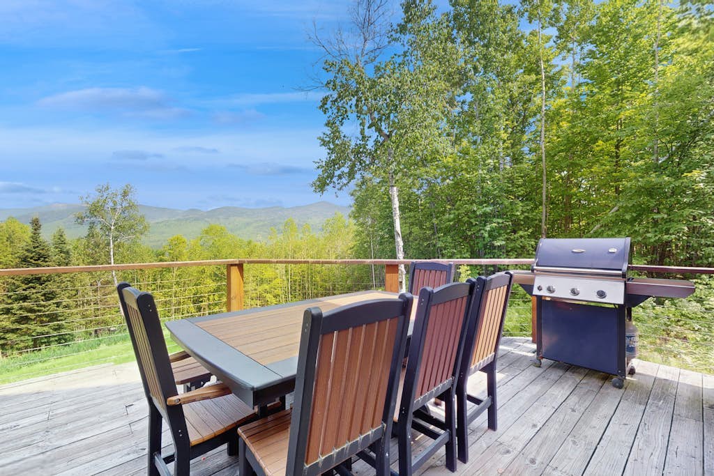 Spectacular home w/ views, expansive deck & hot tub; close to skiing & hiking