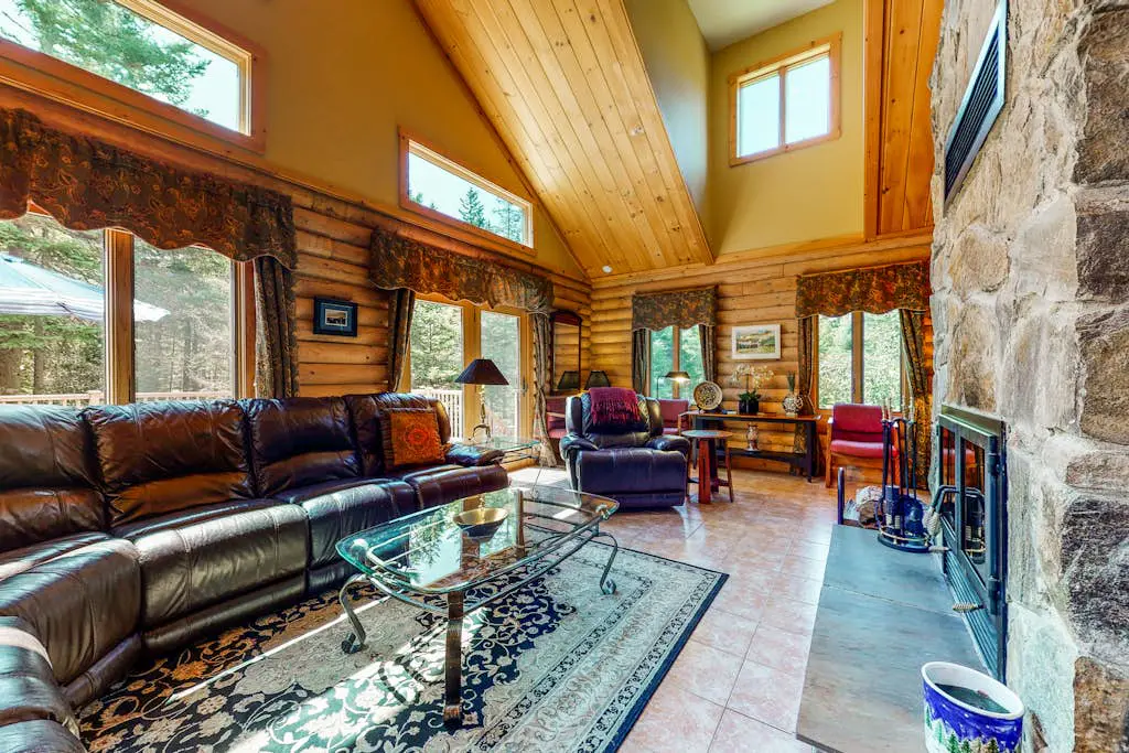 White Mountain Log Home