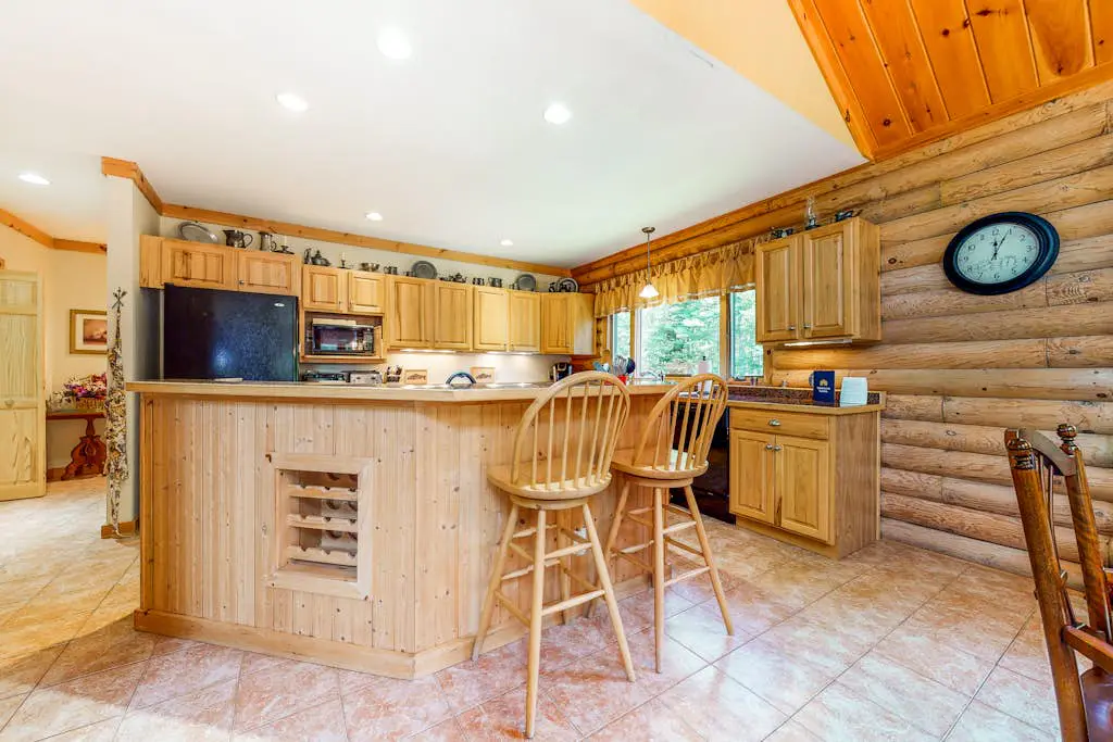 White Mountain Log Home