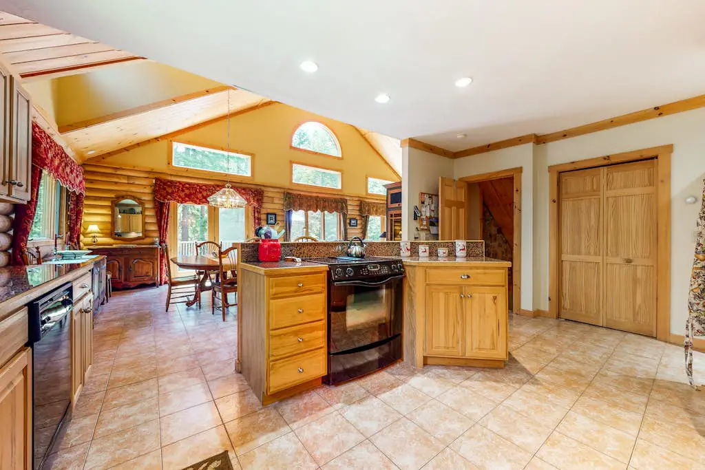 White Mountain Log Home