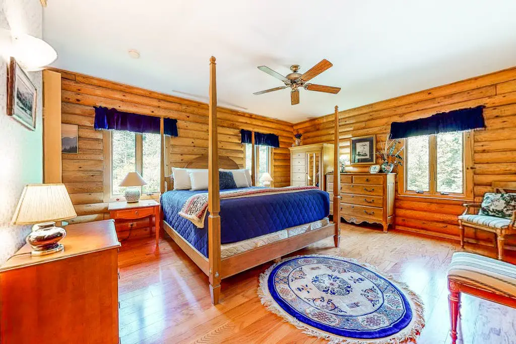White Mountain Log Home