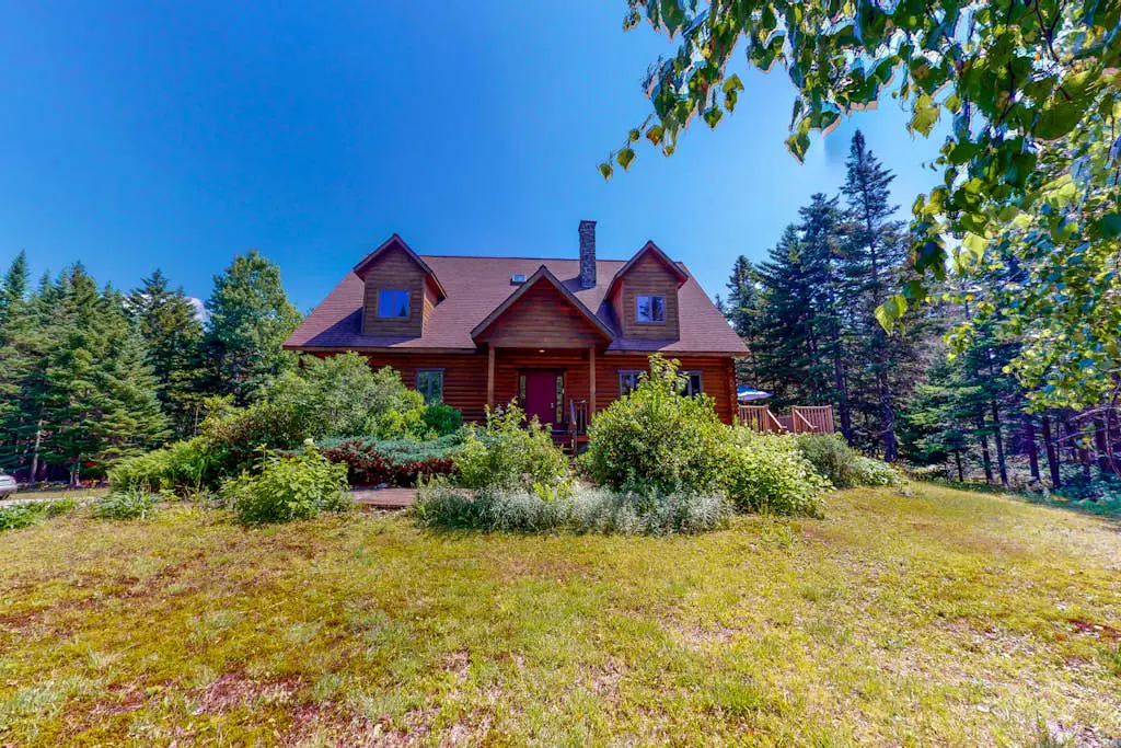 White Mountain Log Home