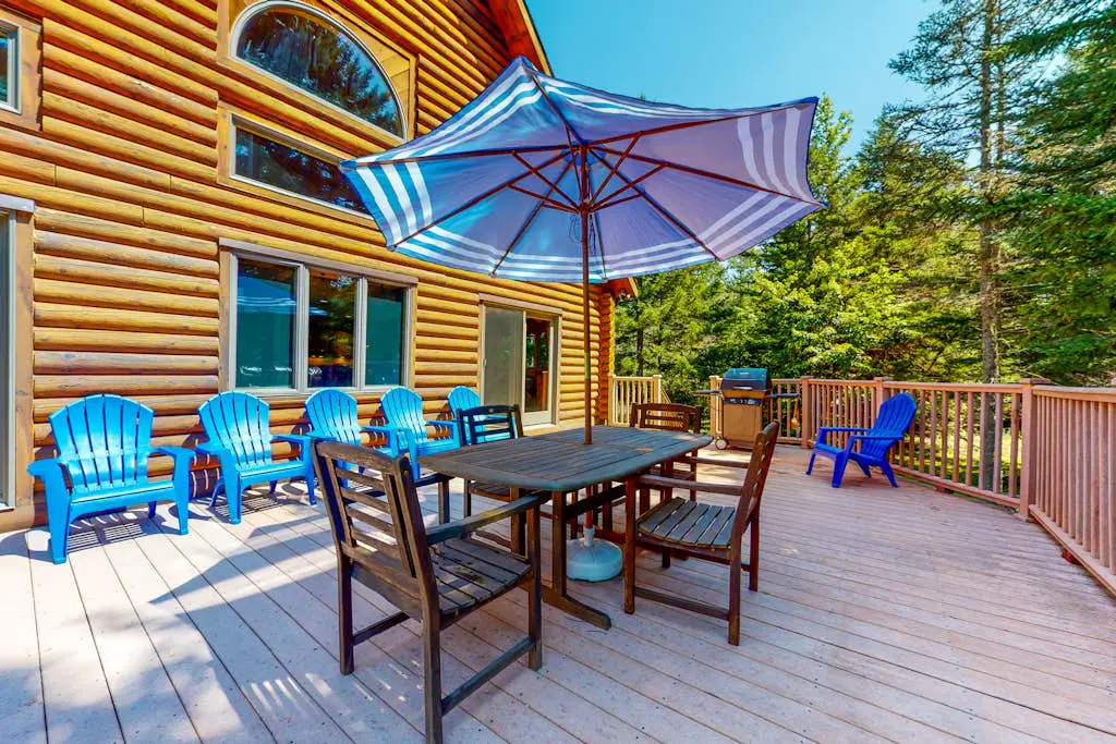 White Mountain Log Home