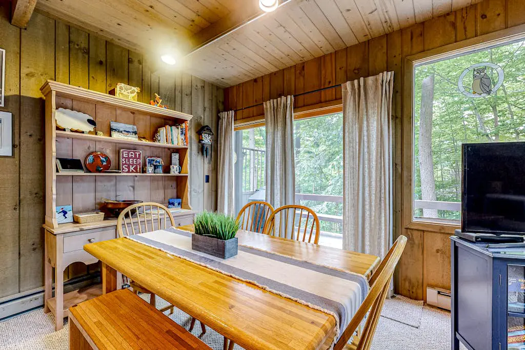 Snowy Peaks Hideaway