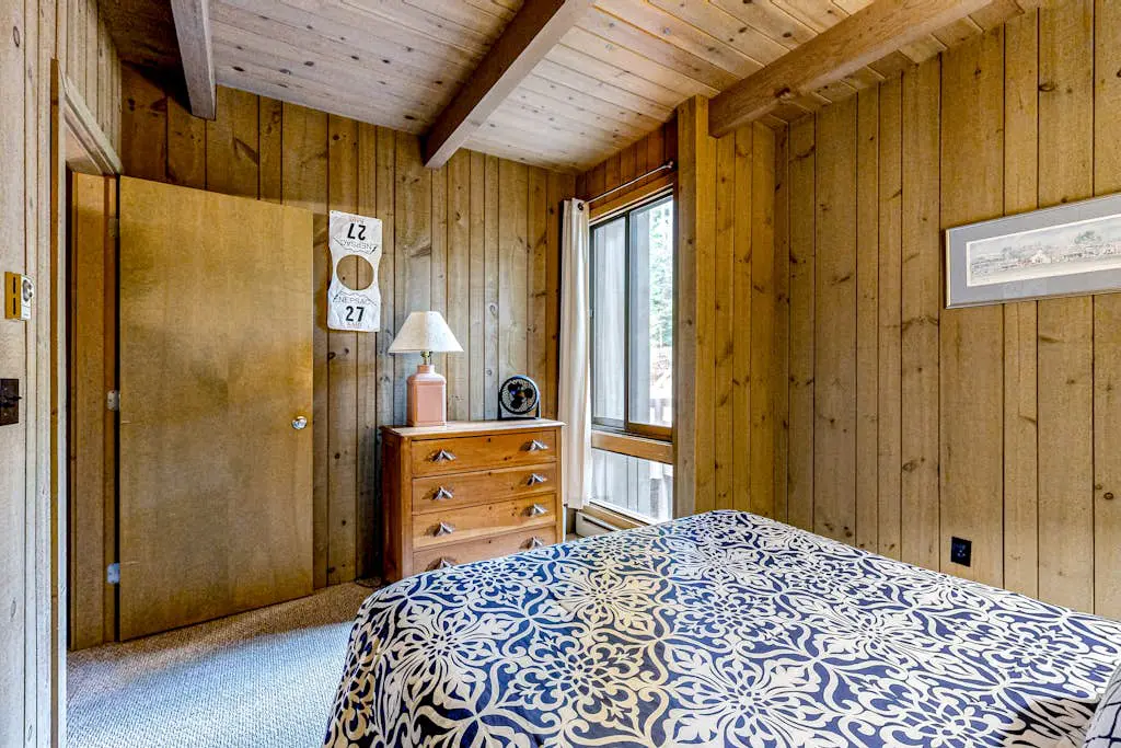 Snowy Peaks Hideaway
