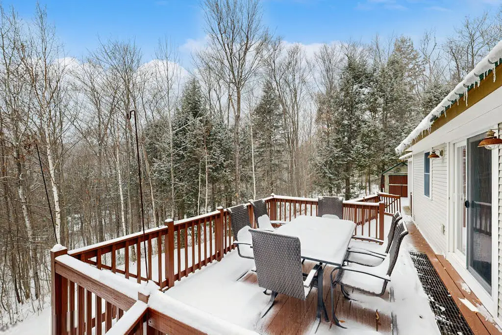 Middle Ledge Lodge