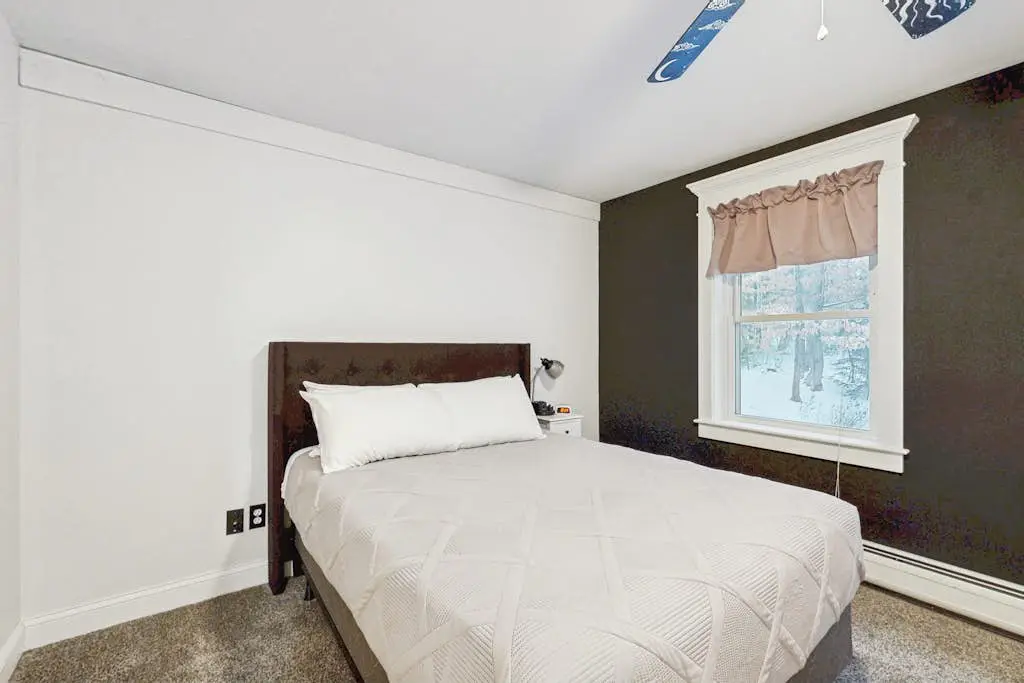 Middle Ledge Lodge
