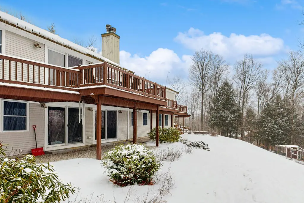 Middle Ledge Lodge